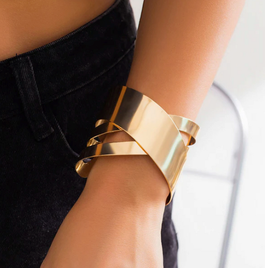 Nuvia Spiral - Style Cuff Bracelet